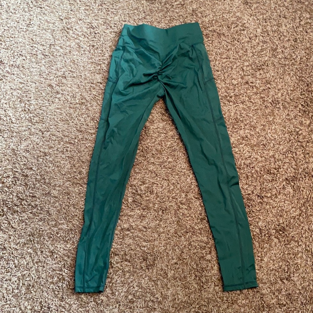 SUPER CUTE SCRUNCHY CUTT LEGGINGS WITH POCKETS